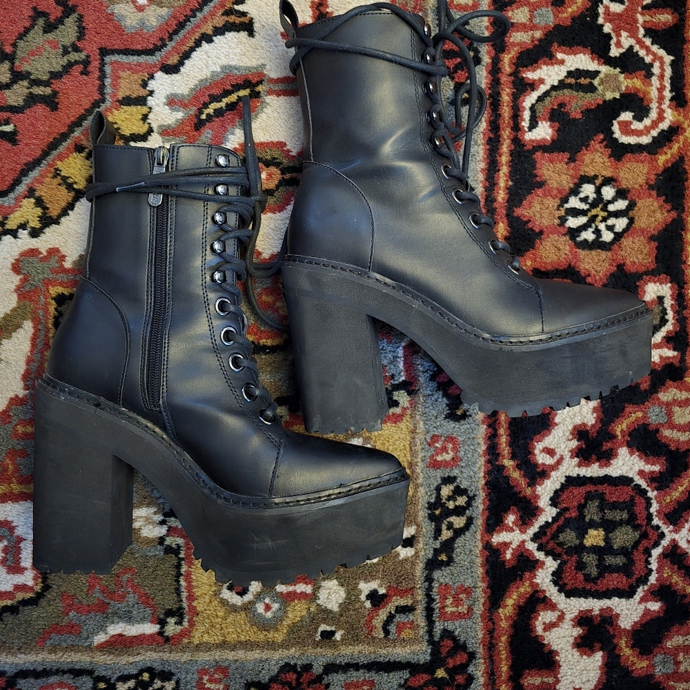 Killstar Salem City Lace Up Side Zip Boots Size US 6 Like New - Picture 5 of 12